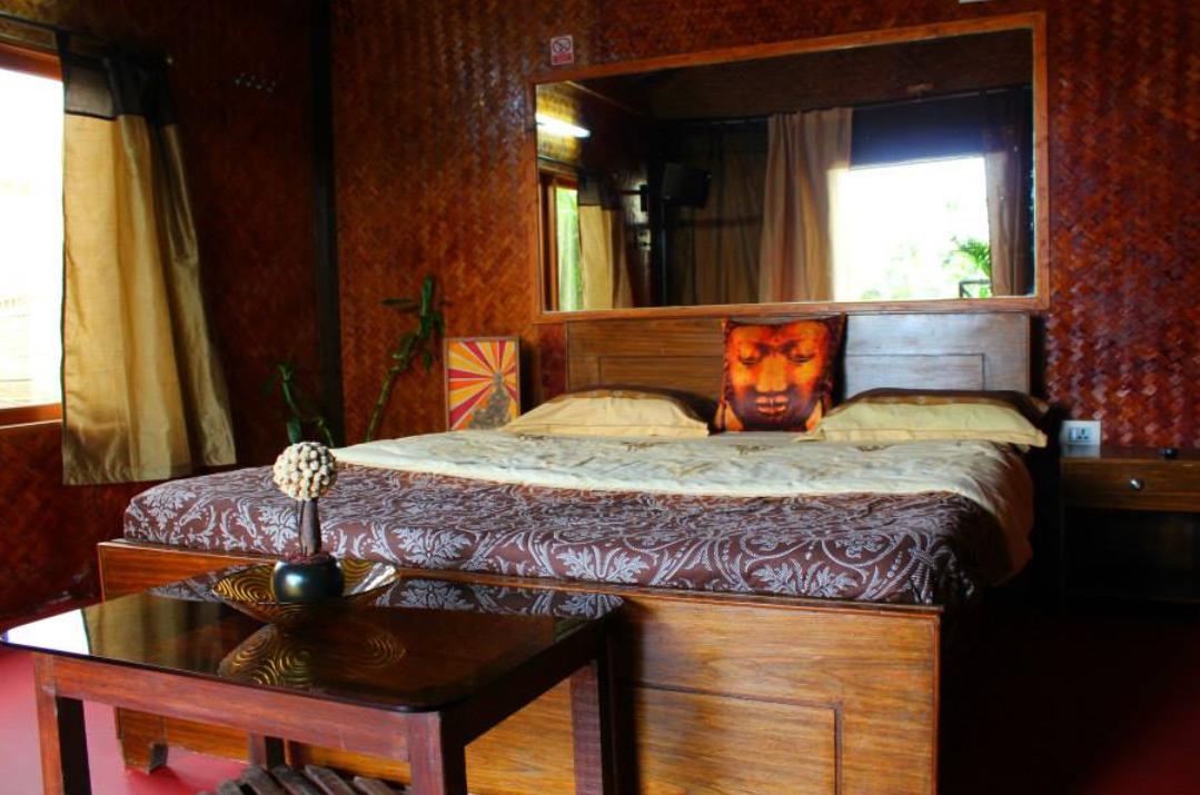 Rock Water Resort Morjim Room photo
