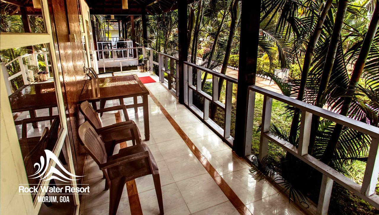 Rock Water Resort Morjim Exterior photo