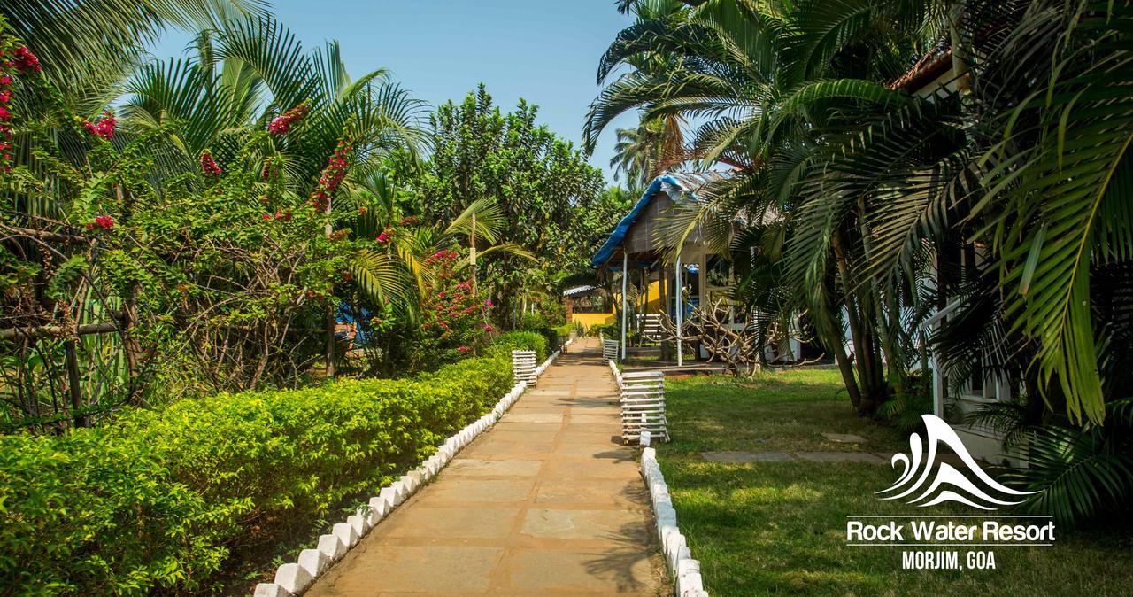 Rock Water Resort Morjim Exterior photo