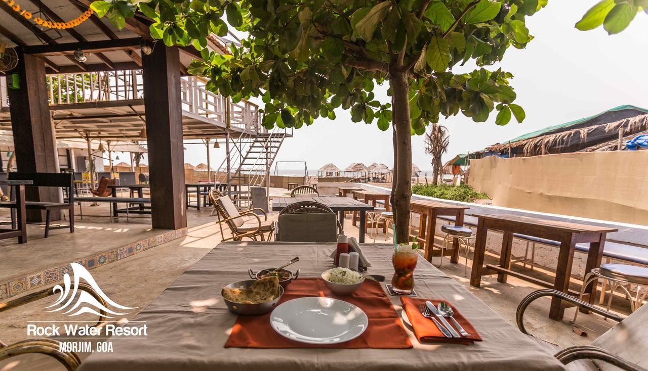 Rock Water Resort Morjim Exterior photo