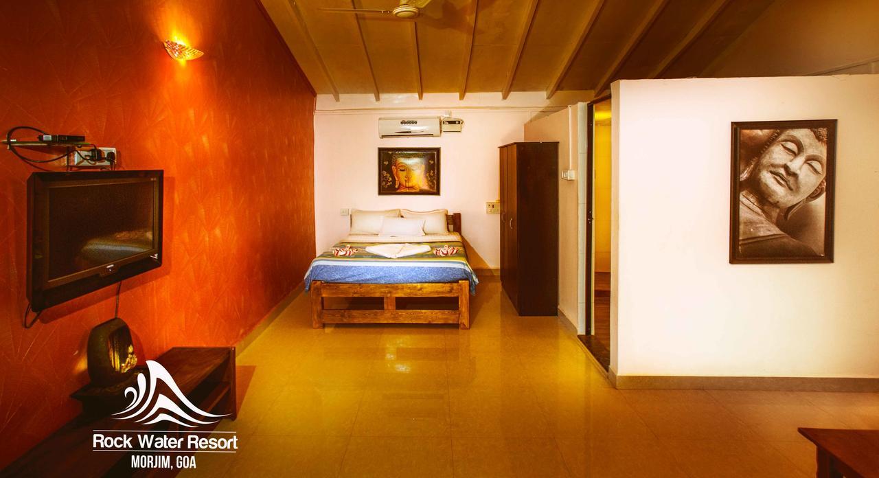 Rock Water Resort Morjim Exterior photo